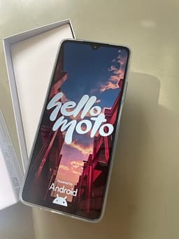 Mobil motorola G06 typ ny