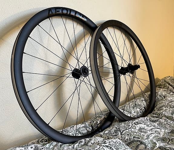 Bontrager Aelous 35V (OANVÄNDA)