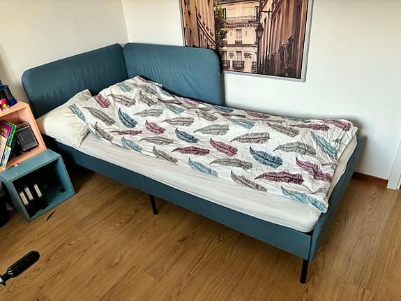 2x IKEA 90 säng med sänggavel