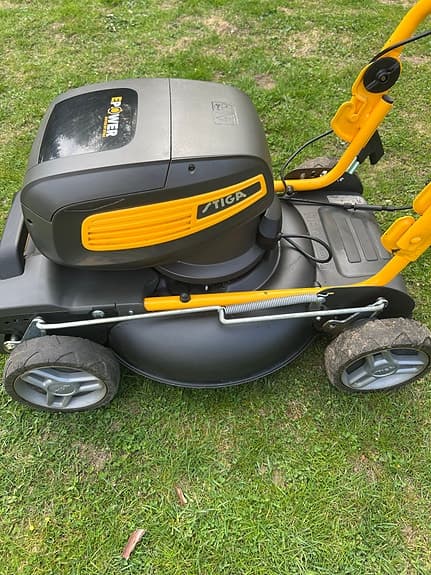 Stiga batterigräsklippare med dubbla batterier