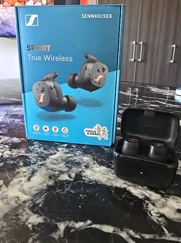 Sennheiser True Wireless hörlurar svart