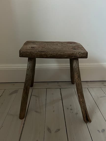 Antik trären pall i bra skick