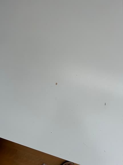 Mio vit sänggavel och matchande sängbord