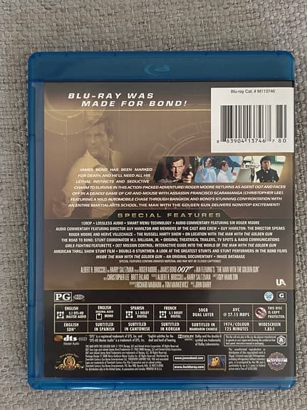 The man with the golden gun (blu-ray film)