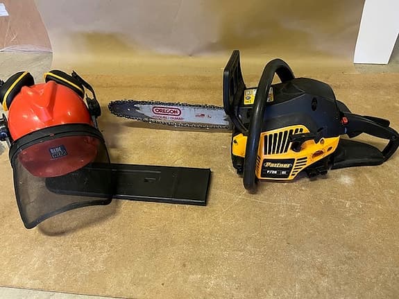 Motorsåg 14"+18",  ny timmersax, svärd och kedjor