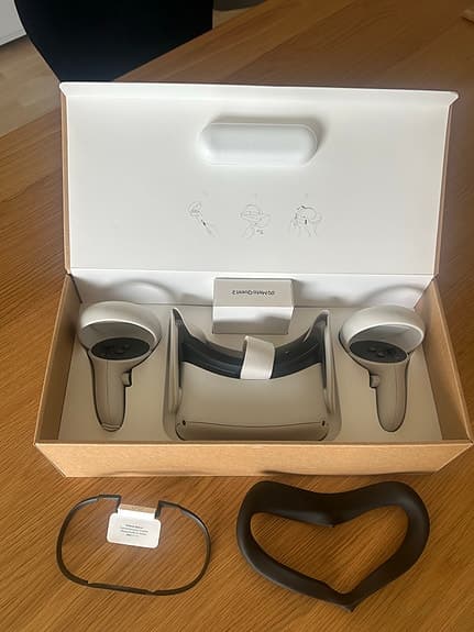 Meta Quest 2 VR-headset vitt med handkontroller