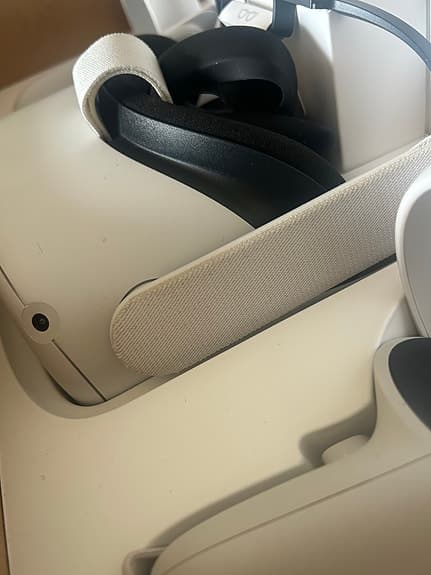 Meta Quest 2 VR-headset vitt med handkontroller