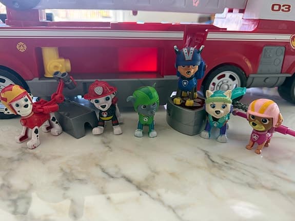 Paw Patrol brandbil med flera figurer