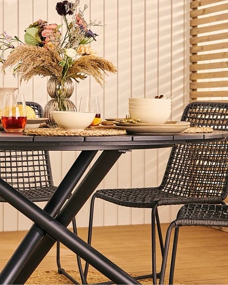 Ny matgrupp Comfort Garden inkl 6 stapelbara stolar