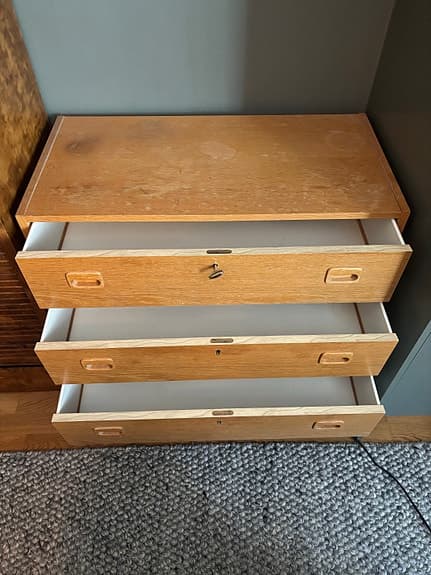 Vintage byrå i skandinavisk stil från ca 60-tal.