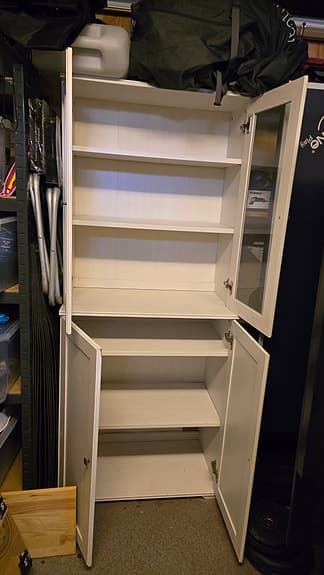 förvaringsskåp på vardagsrum och kök