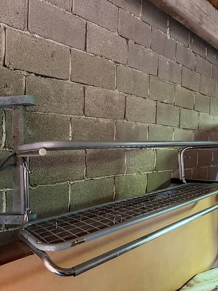 Retro Hatthylla i metall  -essem design