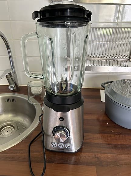 Wilfa blender i glasbehållare