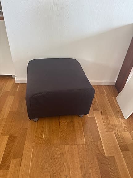 Svart sittpuff, pall från ikea