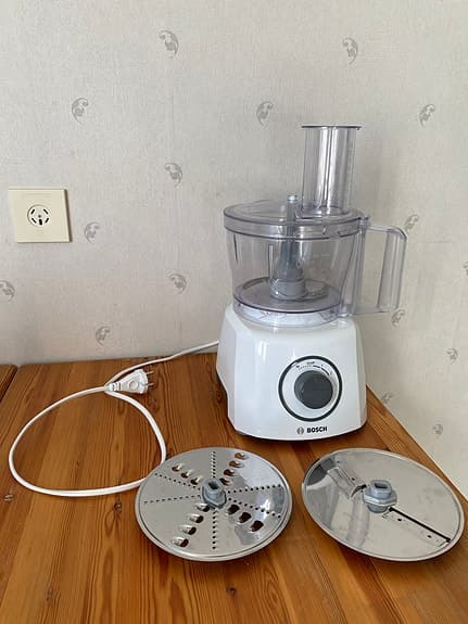 Bosch matberedare food processor med 2 skivor & 2 hastigheter, mycket fint skick