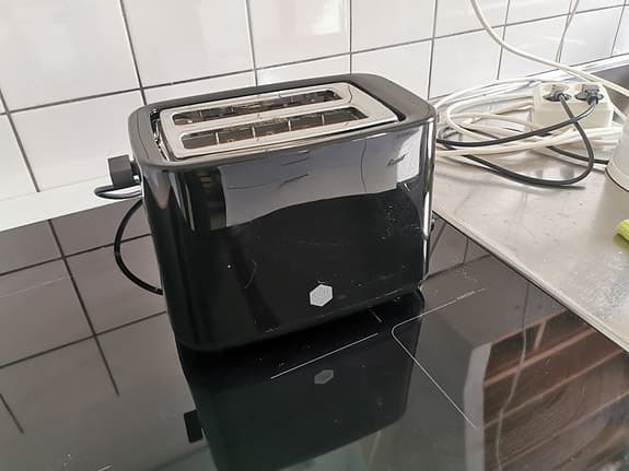 Brödrost svart