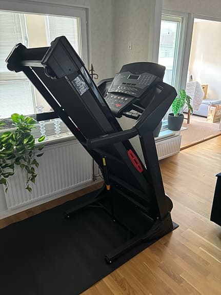 Proffesionellt löpband Titan Life T80 Pro