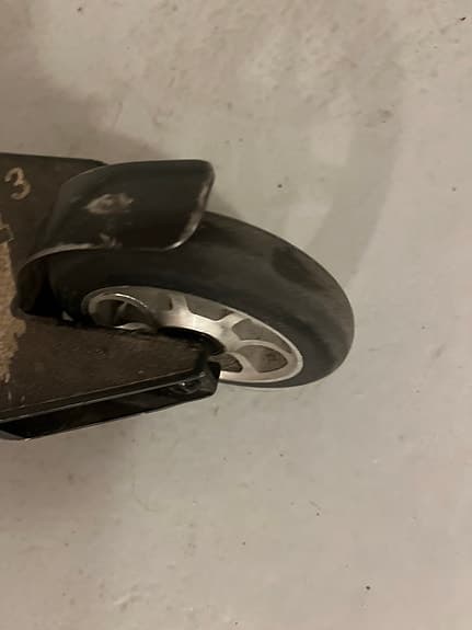 Svart trick sparkcykel