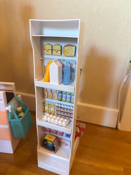 Barbie leksaksaffär med hyllor och kundvagn