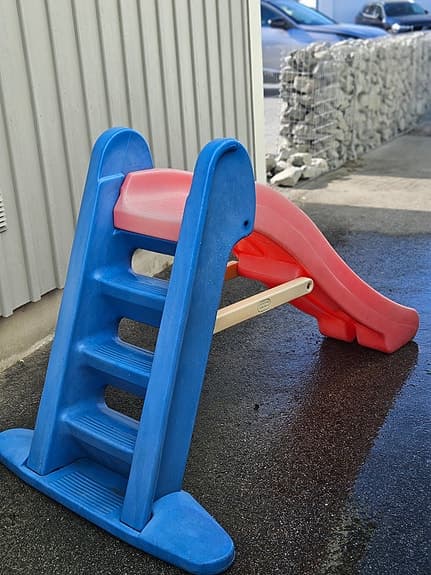 Little Tikes större rutschkana för barn blå/röd
