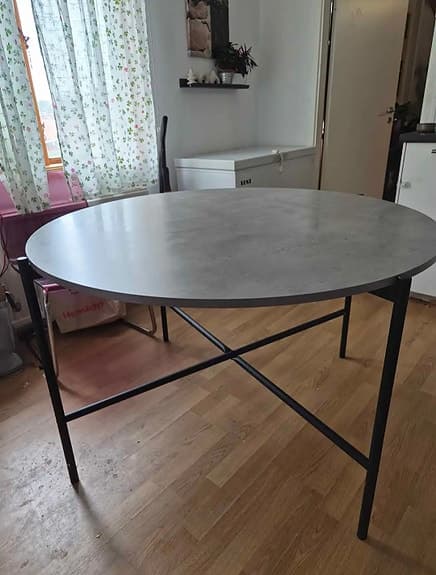 Runt matbord från JYSK