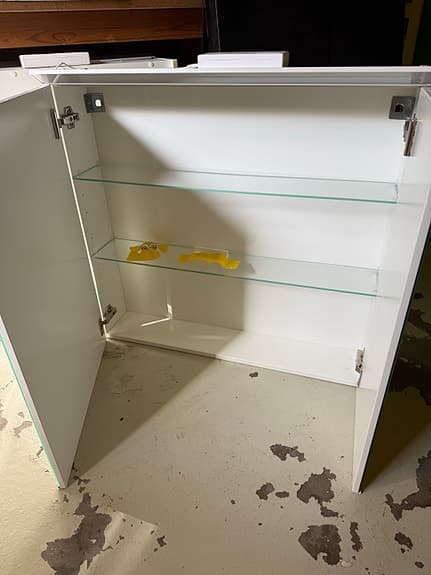 2 st IKEA TREASJÖN spegelskåp med belysning badrum vitt