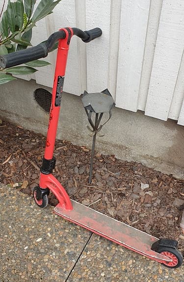 Röd Sparkcykel / Kickbike / Kicksparkcykel för barn