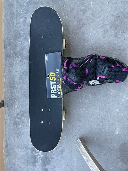 Helt ny Skateboard m tillhörande skydd
