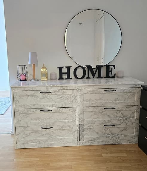 IKEA SONGESAND byrå folierad i snygg marmorfinish