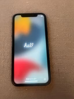 iPhone 11 64GB – bra skick, 89% batteri, skal ingår