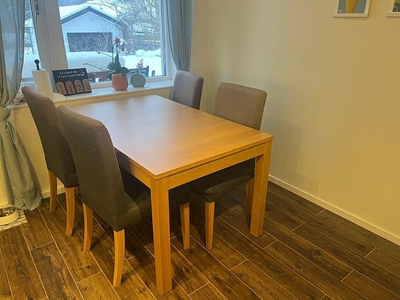 Utdragbart matbord från Ikea