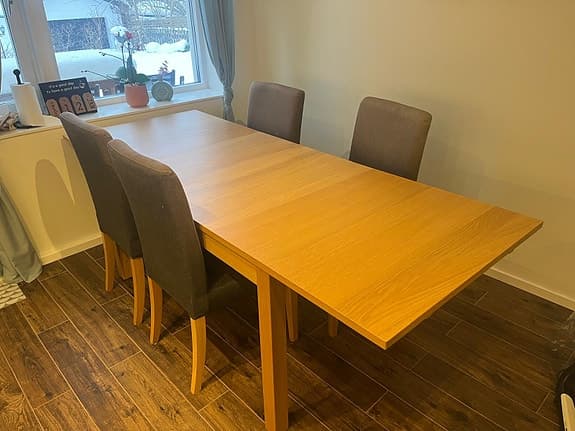 Utdragbart matbord från Ikea