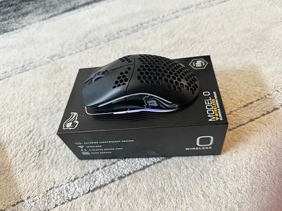 Glorious Model O Wireless gamingmus svart