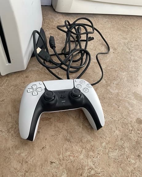 Sony Playstation 5 spelkonsol med handkontroll