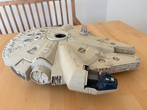 Star Wars Millennium Falcon rymdskepp med figurer