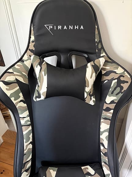 Piranha gamingstol svart camo