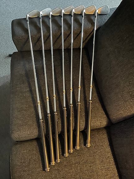 Cleveland järnset golfklubbor 4-9 + PW