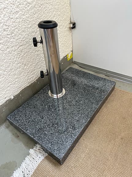 Parasolllfot granit med rostfritt rör från Balcony Living