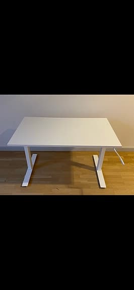 Skarsta Ikea skrivbord med vev