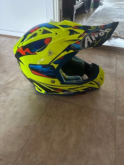 Airoh tc222 kolfiber/kevlar hjälm gul/blå