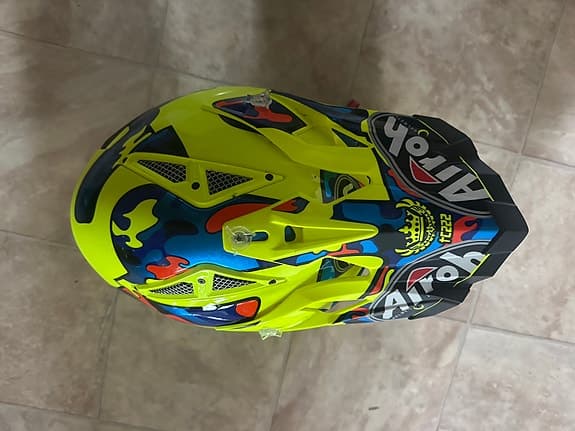 Airoh tc222 kolfiber/kevlar hjälm gul/blå