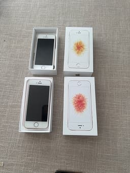 Apple iPhone SE 32 GB smartphone