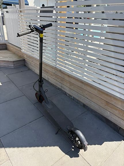 Elsparkcykel svart