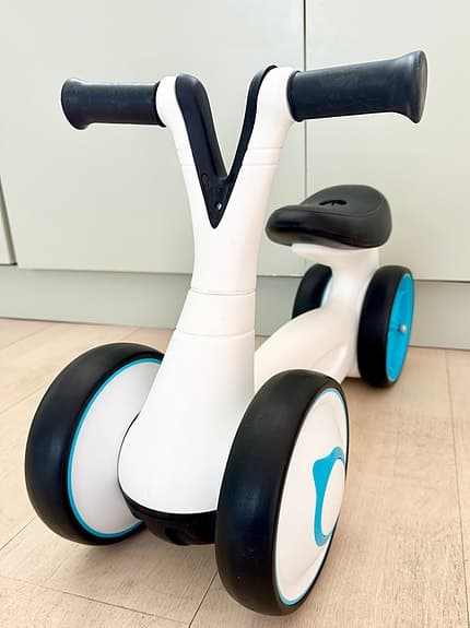 Barncykel / springcykel 10" vit/blå