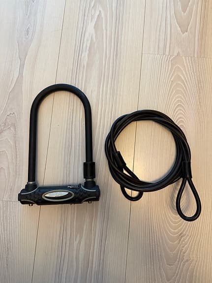 Svart Yosemite elcykel 28” + ABUS-lås och tillbehör