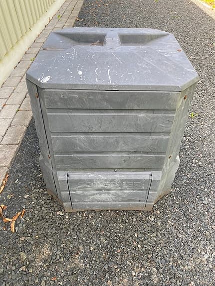Kompostbehållare plast grå