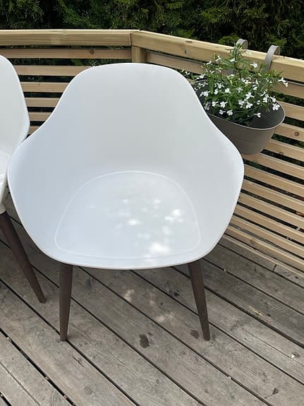 IKEA GRÖNSTA karmstolar vit för inom- och utomhusbruk