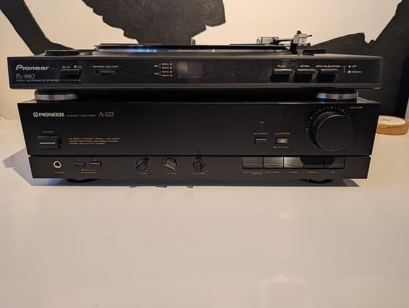 Pioneer A-223 stereo förstärkare svart