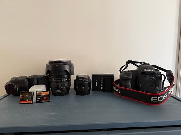 Canon fullformatspaket (5D Mk II + 24-105 L + 50mm + Blixt) – 1 ägare+ kvitton