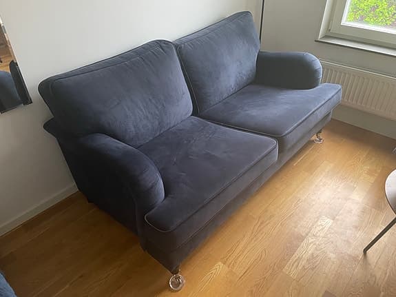 Lawrence howardsoffa 2-sits